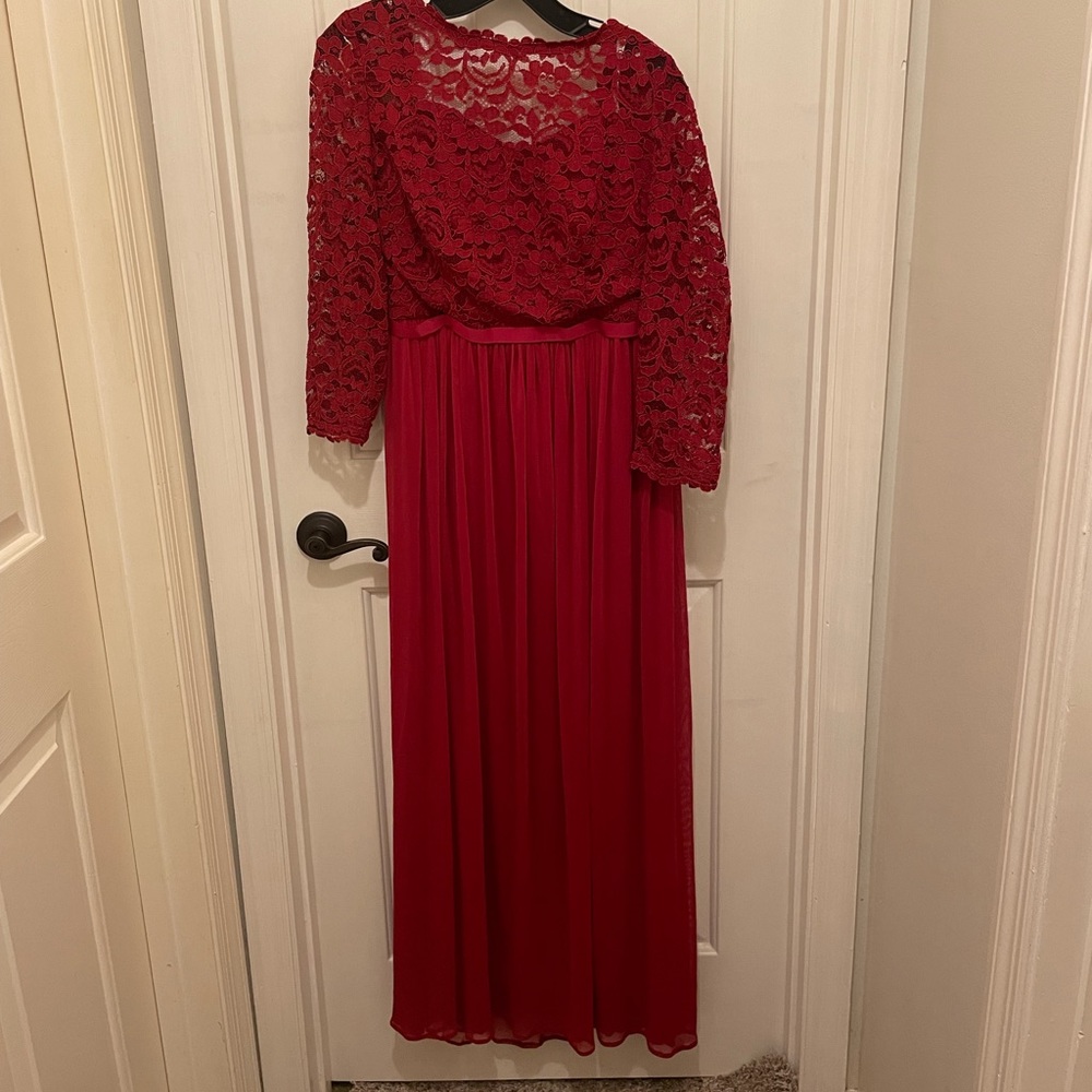 David’s Bridal long sleeve lace floor length bridesmaid dress 14 apple color